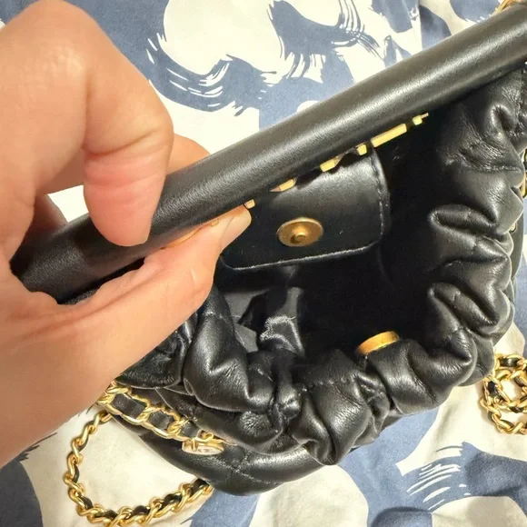 GWP CC Black Quilted Vegan Leather Drawstring Crossbody with Gold Chain and Logo - Picture 7 of 8